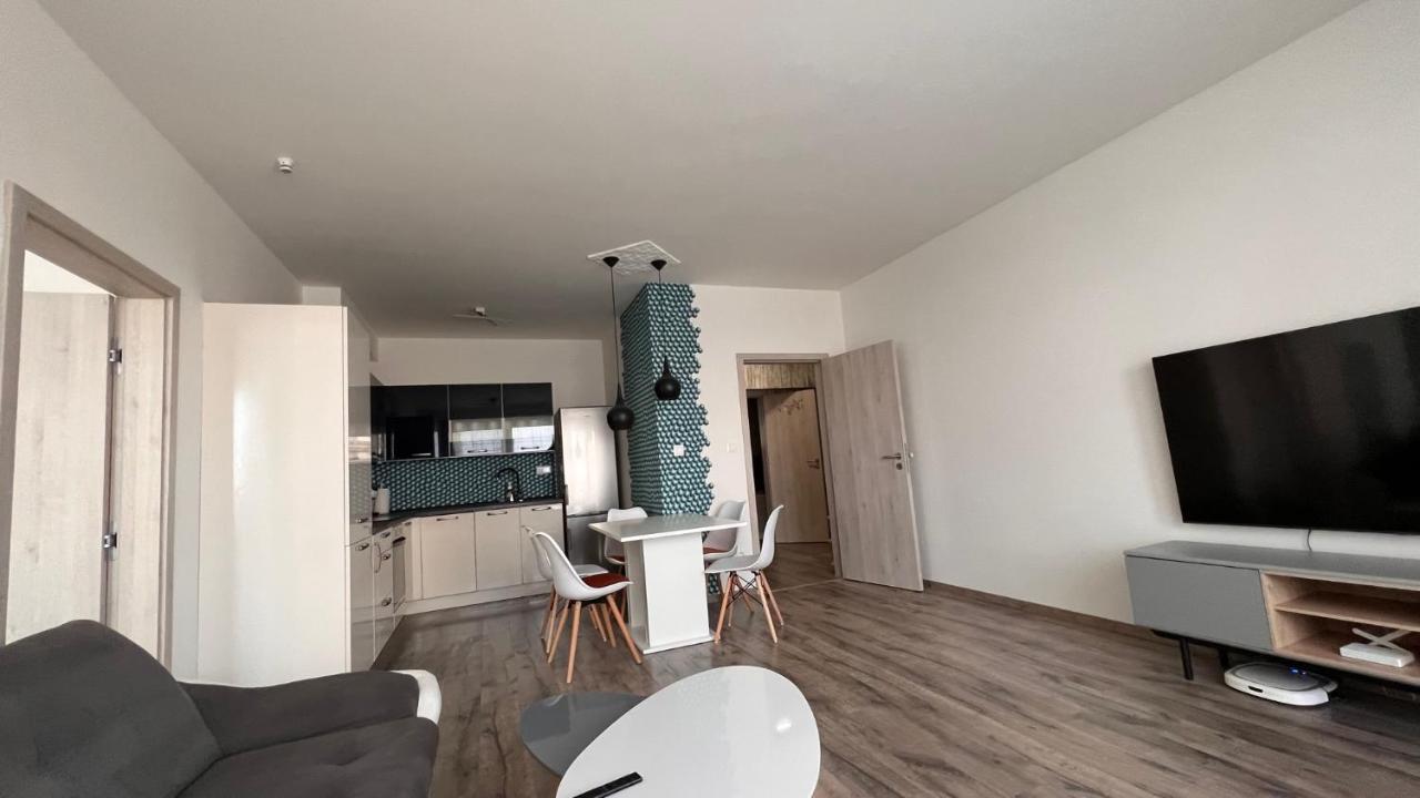 Air-Conditioned, 2 Room Apartment With Balcony, New Building Raca Bratislava Exterior photo